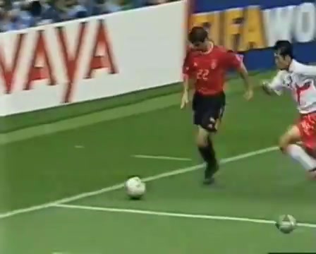 02年西班牙vs韩国被吹出界的进球