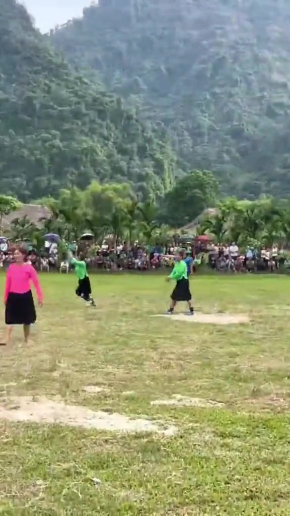 感受越南乡村女子足球比赛氛围