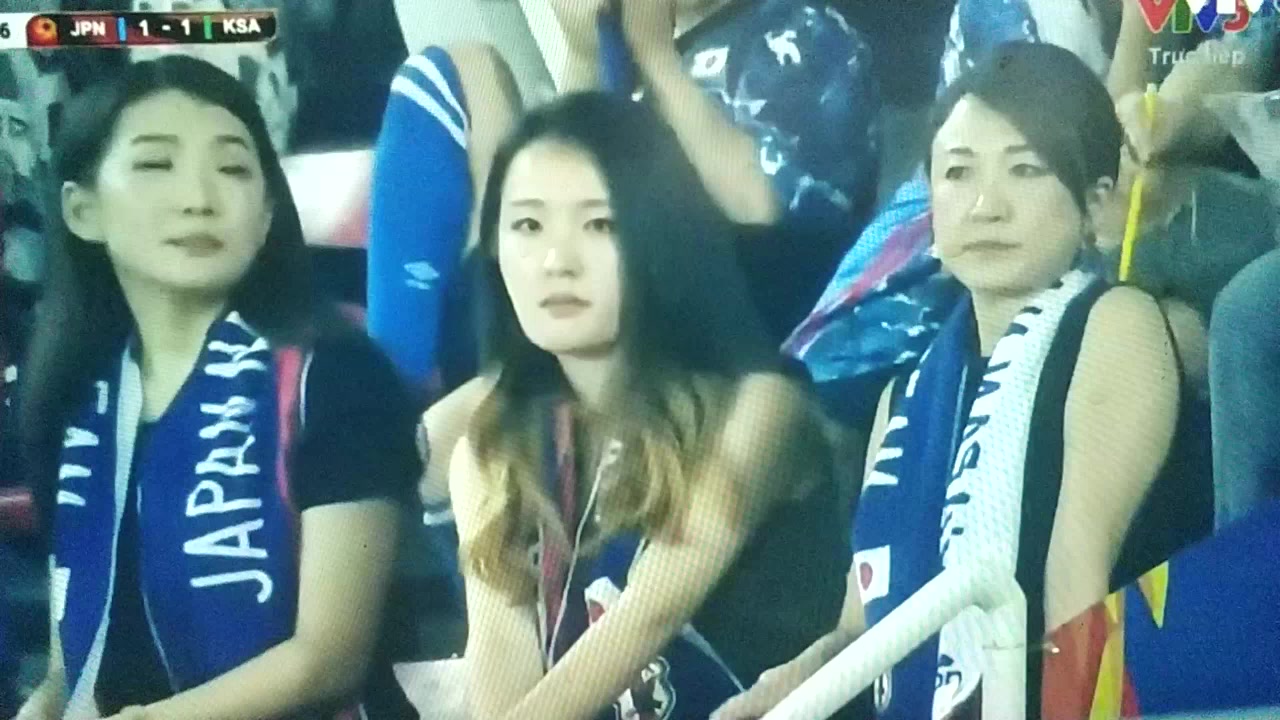 什么水平？看台惊现一家日本美女球迷