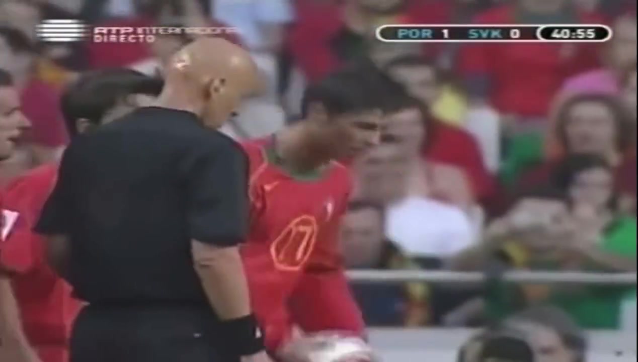 @E8J+YsQ==06 年今天，C罗为葡萄牙队踢进了这粒令人惊叹的任意球