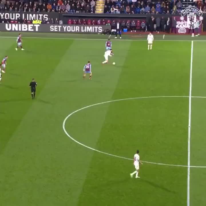 队草和B费的这次连线，和鲁尼传范佩西那次有异曲同工之妙