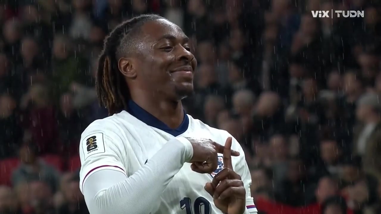 福登带球反击送助攻！埃泽迎球兜射破门！英格兰2-0塞尔维亚！