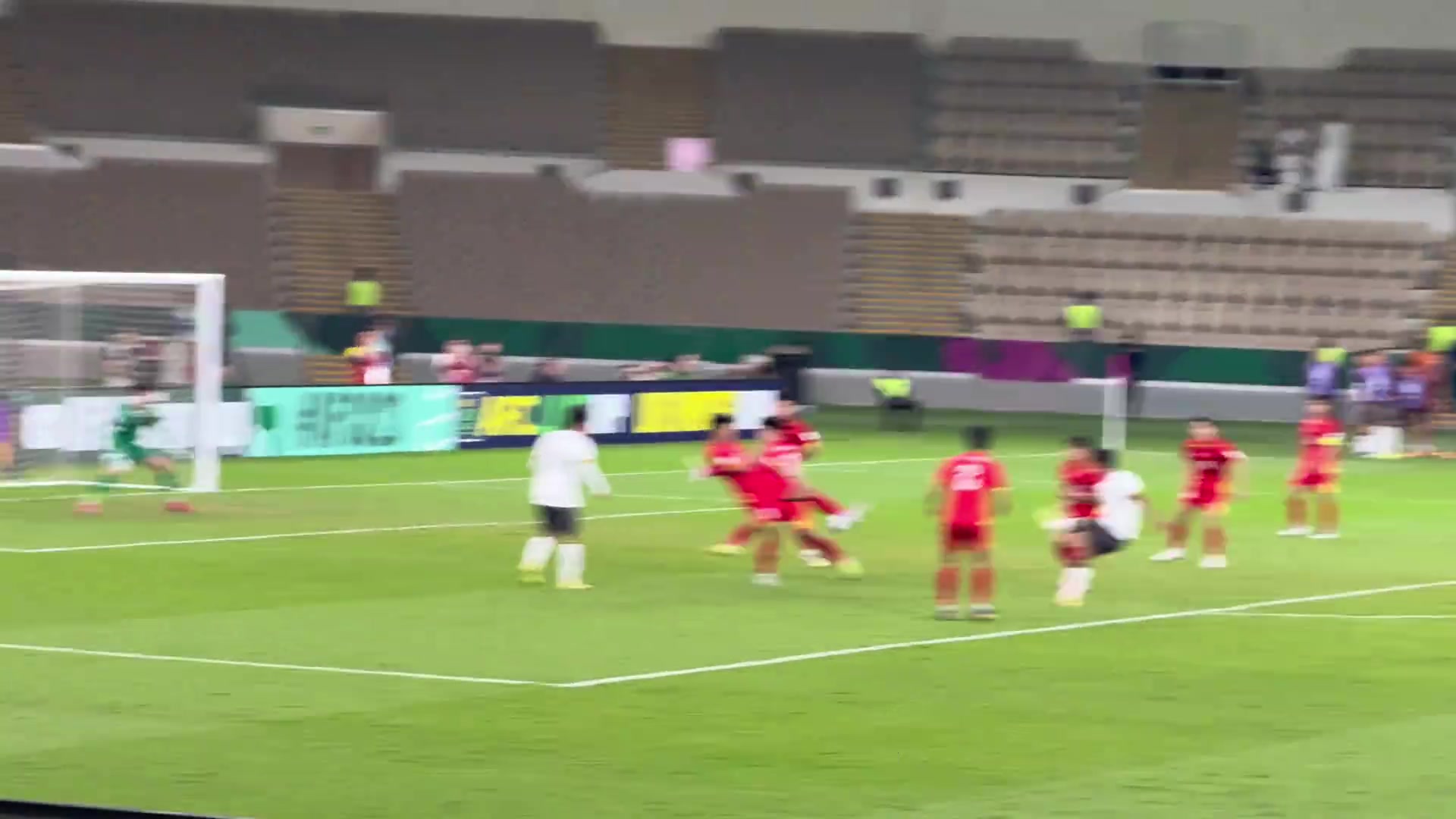 山羊君：我们能在别人禁区内跳舞，向余望通过自己的能力站了出来