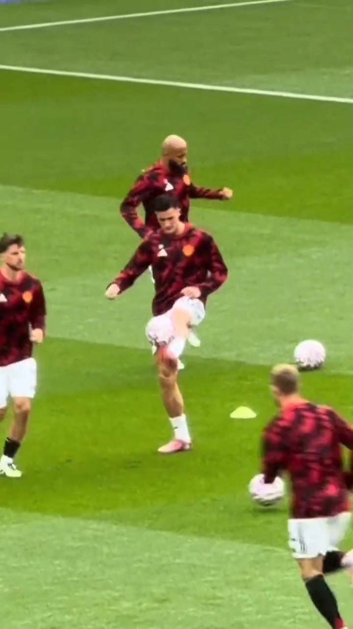 作为一名前锋，舍什科的技术还是非常细腻的，你认为他的模版是谁