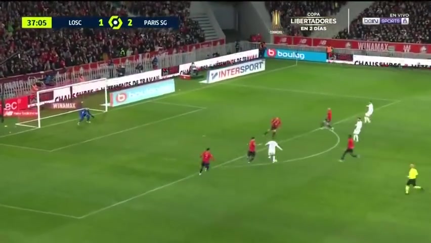 恐怖的肺活量！名场面：梅西伺机而动，抓住机会挑射破门！