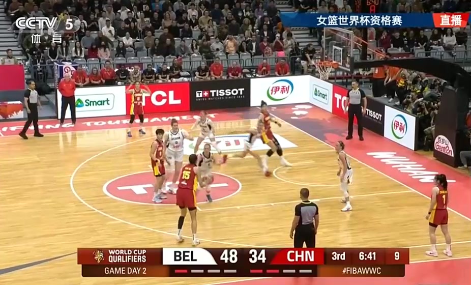 中锋拉出外线扔三分！韩旭飚射三分 女篮将分差缩小到仅剩11分