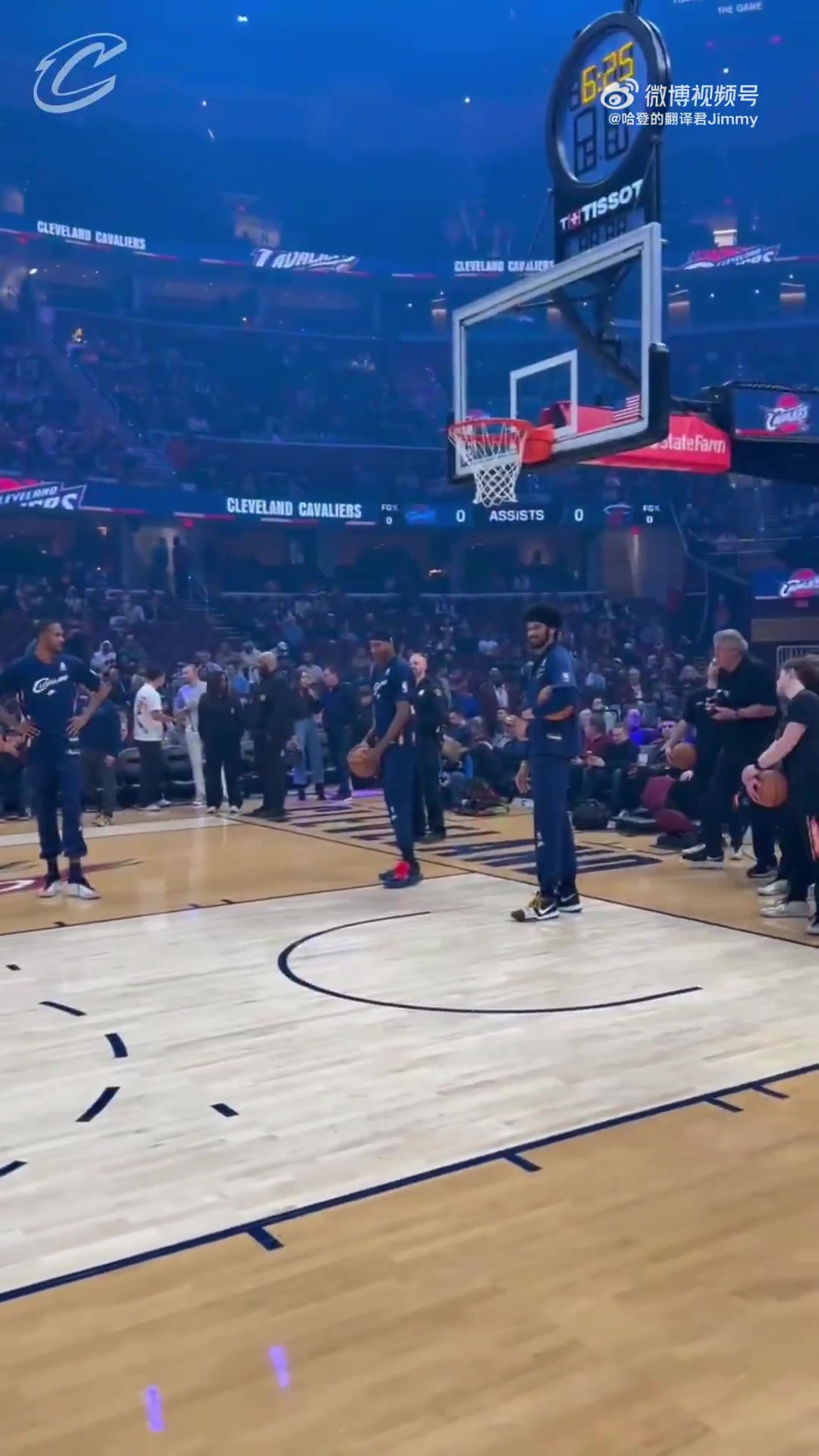 笑死！昨天赛前骑士队员这是在玩什么游戏？好嗨啊